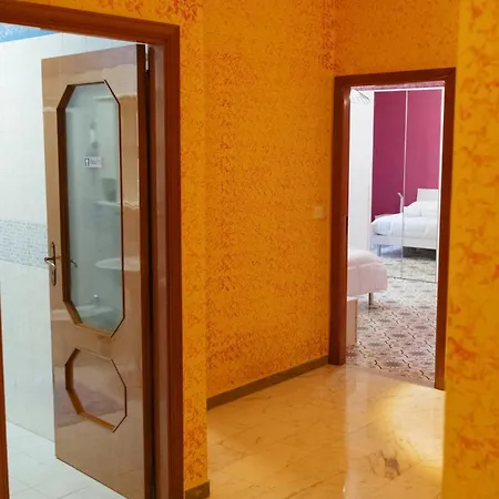 Bed and Breakfast Domus Aurea Relax Σαλέρνο