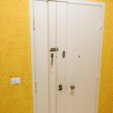 Domus Aurea Relax Bed and Breakfast Σαλέρνο